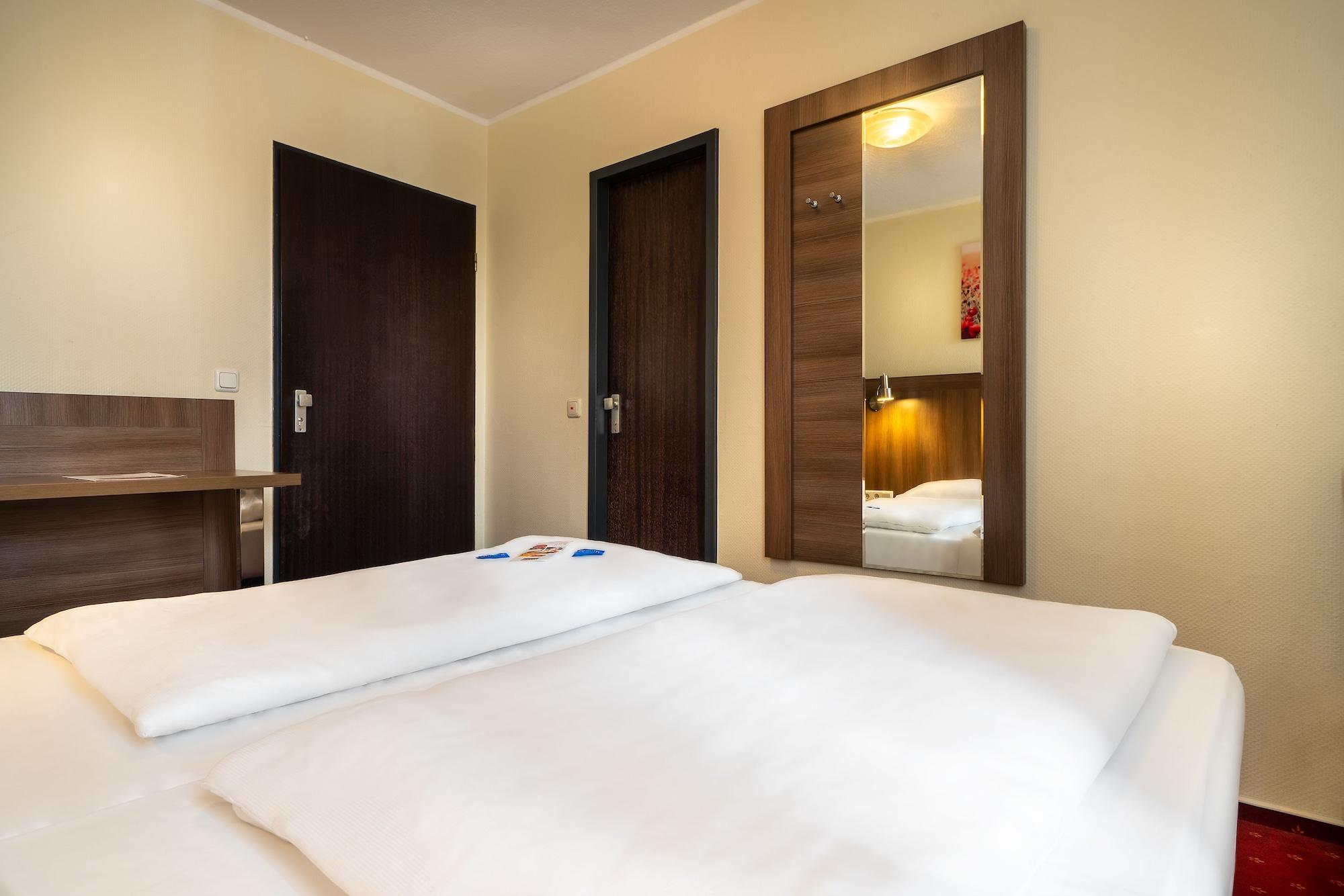 Hotel Leonet Cologne Exterior photo