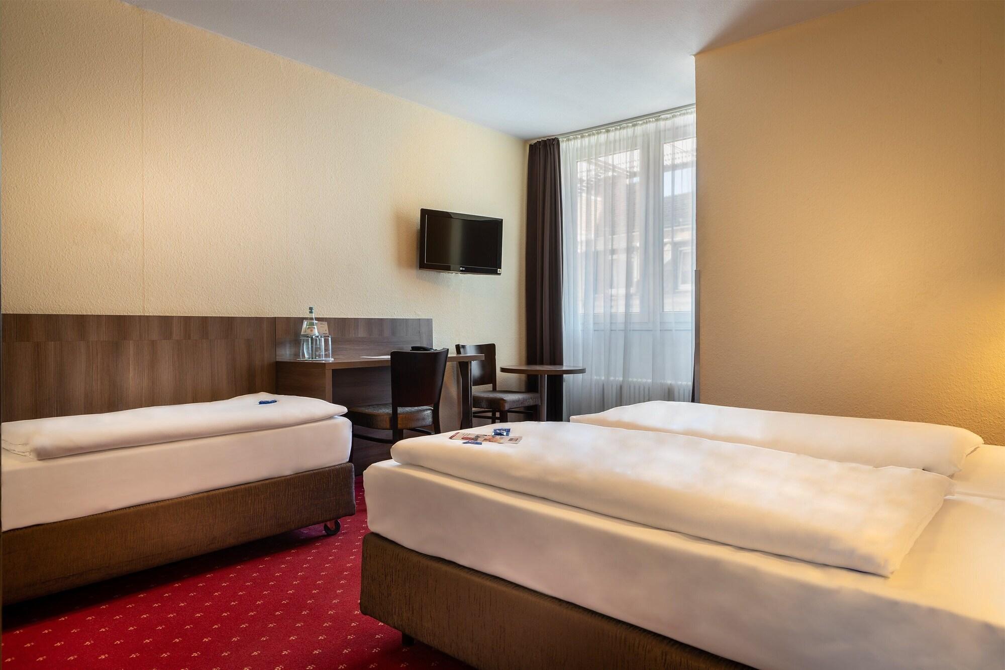 Hotel Leonet Cologne Exterior photo